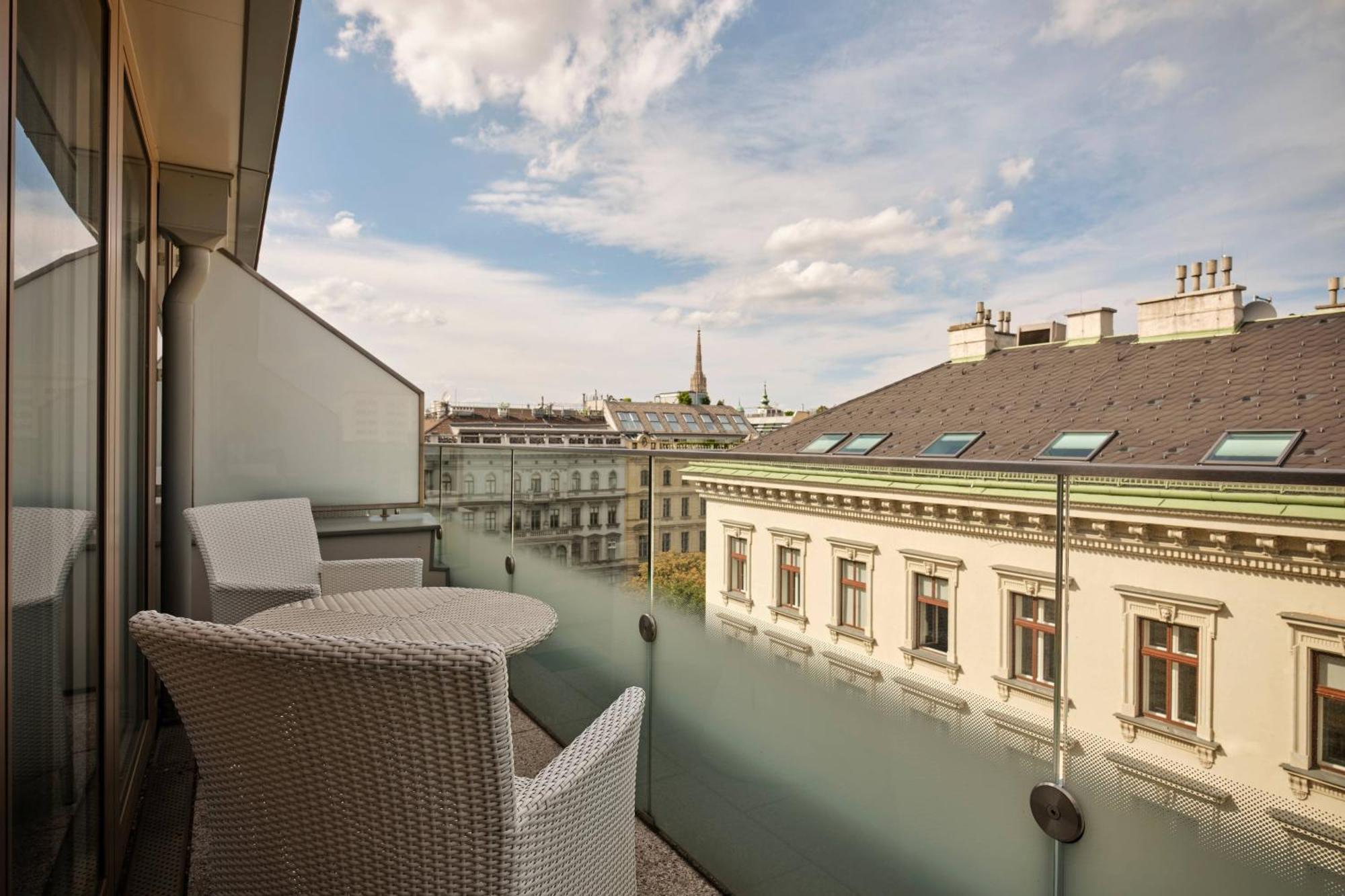 The Ritz-Carlton, Vienna Hotel Exterior photo